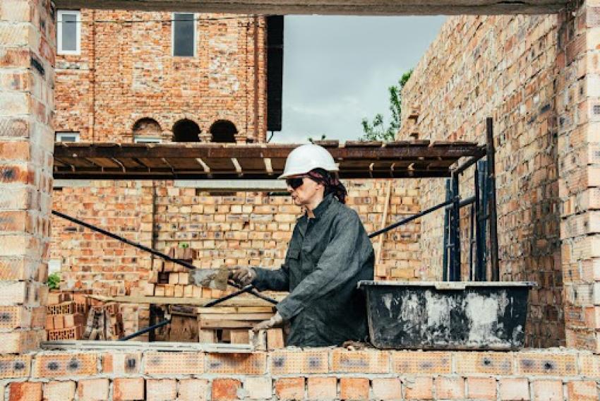 Licensed vs Unlicensed Masonry Contractors in Boston: Risks Explained