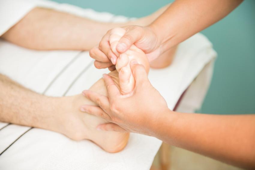 How Holistic Medicine Helps Treat Chronic Neuropathy