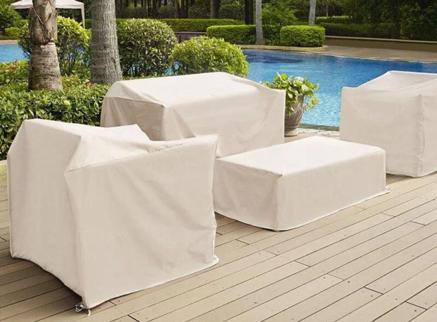 Choosing Outdoor Bench Covers for Year-Round Use