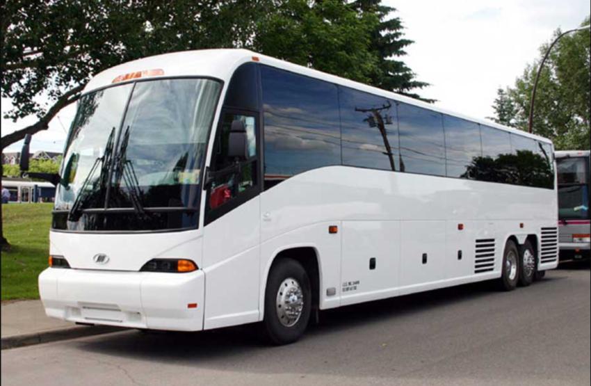 5 Things to Check Before Renting a Charter Bus