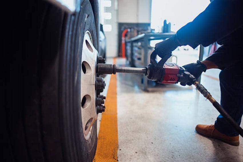 What Trailer Repair Services Help Prevent Overheating Hubs and Bearings?