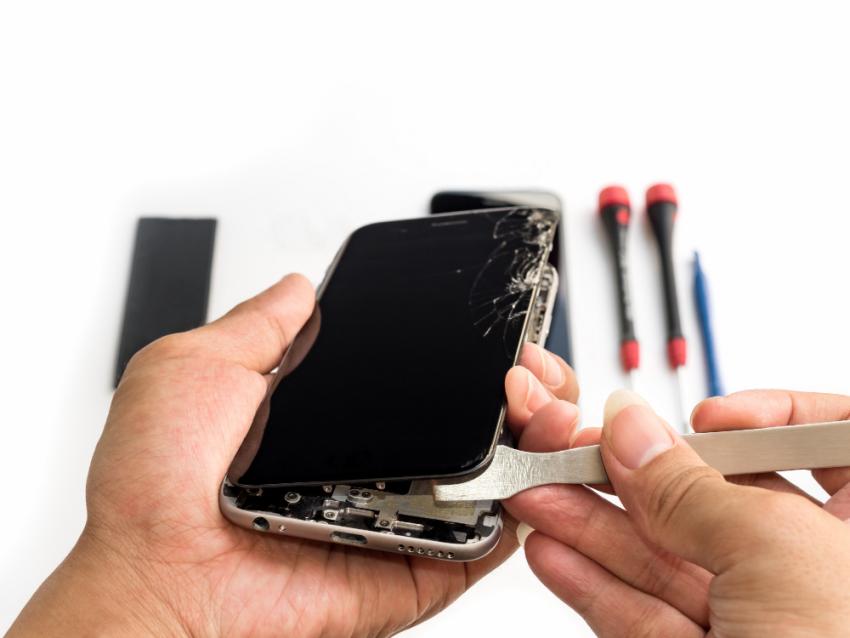 Why Orlando Residents Trust Professional iPhone Screen Repair Services