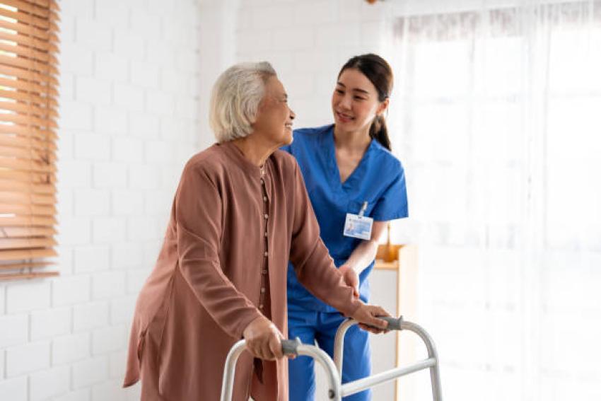 How Personal Care Services Improve Safety for Elderly Parents
