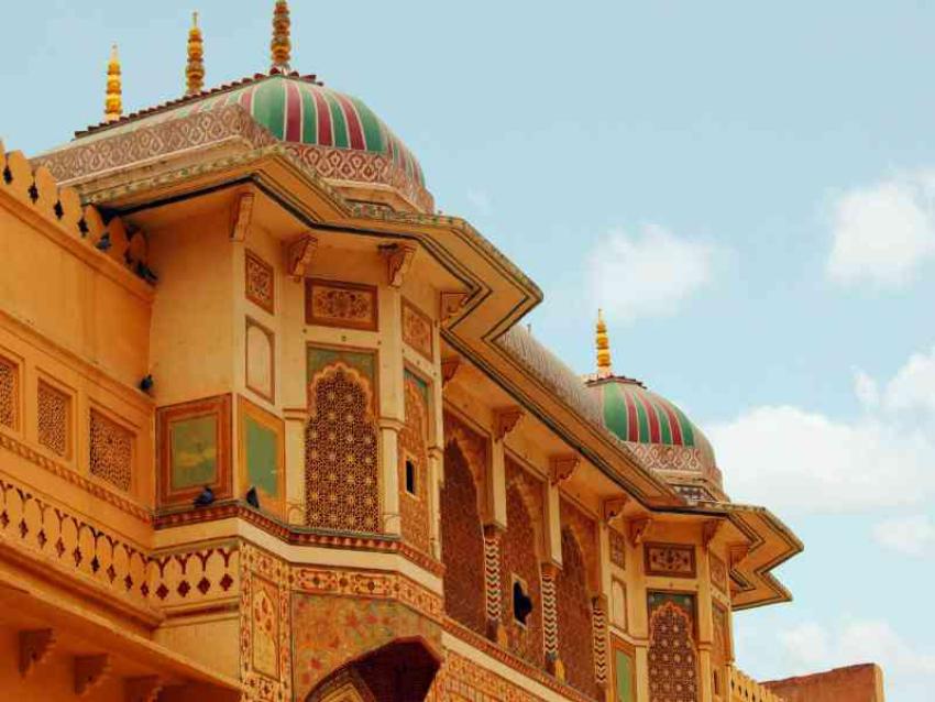 Top Udaipur Tour Packages for a Royal Rajasthan Experience
