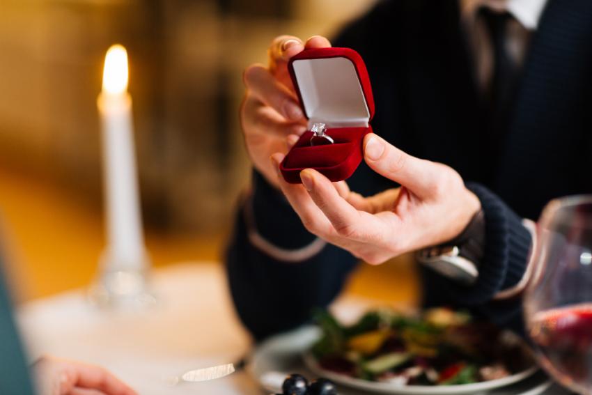 How to Prepare Before You Sell a Diamond Ring in Framingham