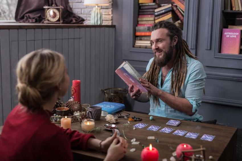 How a Spiritual Healer & Psychic Reader in Los Angeles, USA Guides Your Future Decisions