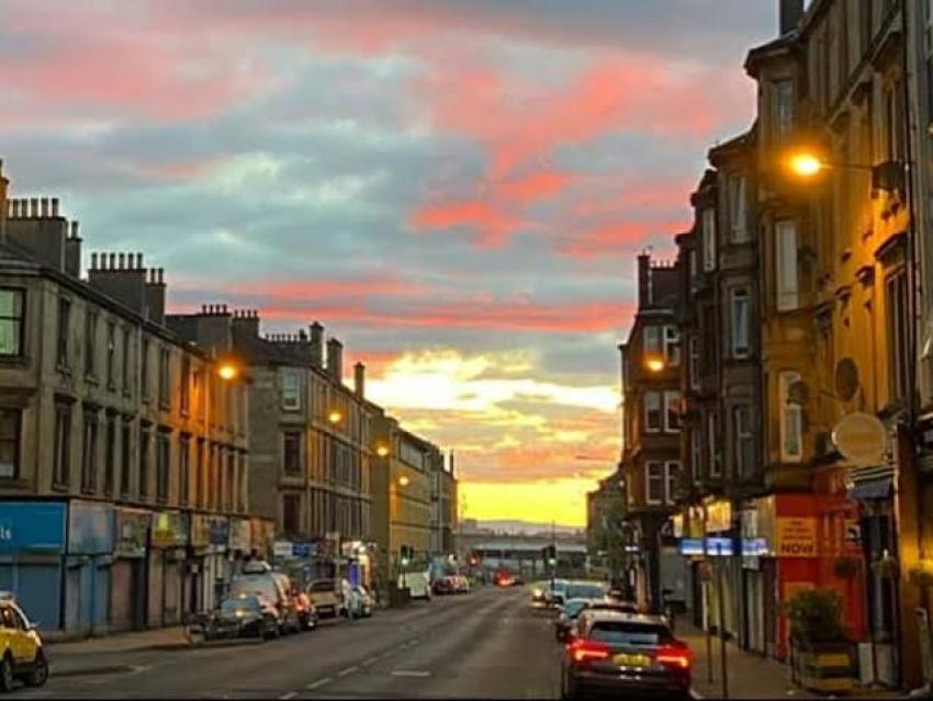 What Is the Best Neighborhood for Tourists to Stay in Glasgow, UK?