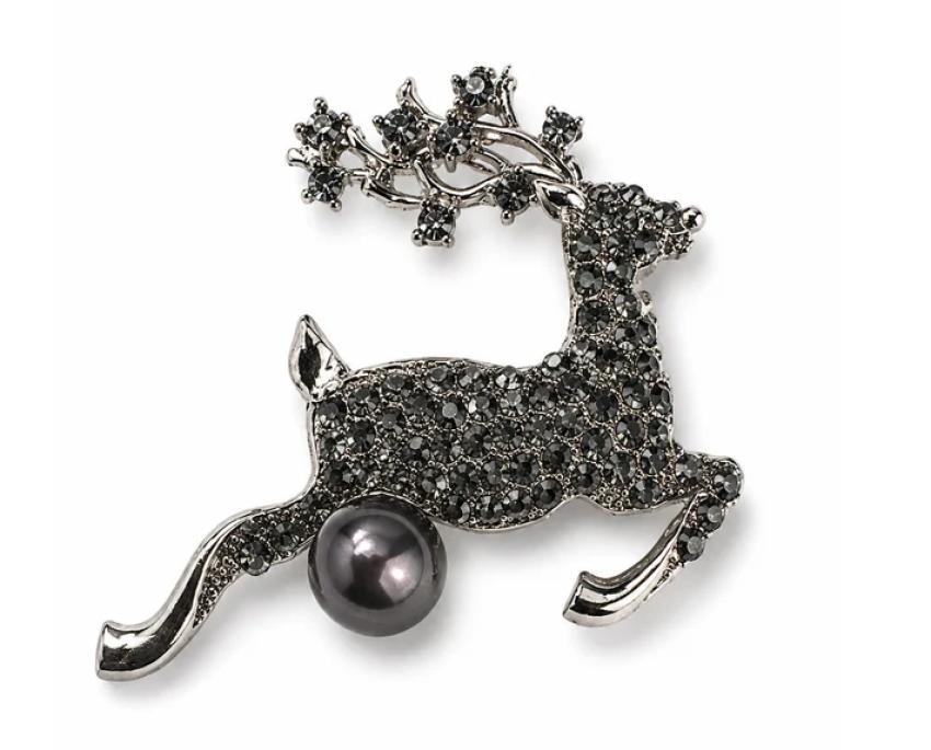 How to Style Men’s Brooches for Weddings and Special Occasions