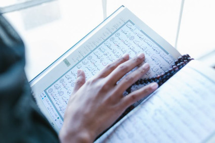 Incorporating Quran learning into your daily routine: Small habits for big results.